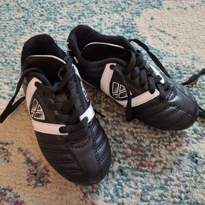 Kids soccer cleats size 10